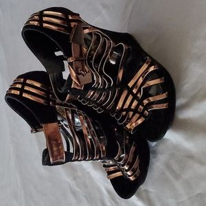 SHOEDAZZLE Sandals